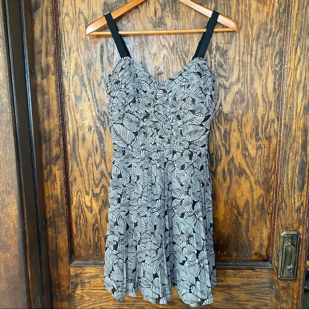 Anthropologie Greylin Leaf Print Pleated Dress SMA